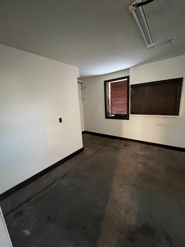 Building Photo - Downtown Apartment Carlisle Hidden Gem.