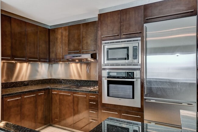 Building Photo - Sky Las Vegas-Strip/City/Red Rock Mtn Views from this Stunning 2Bd/2.5Ba Residence