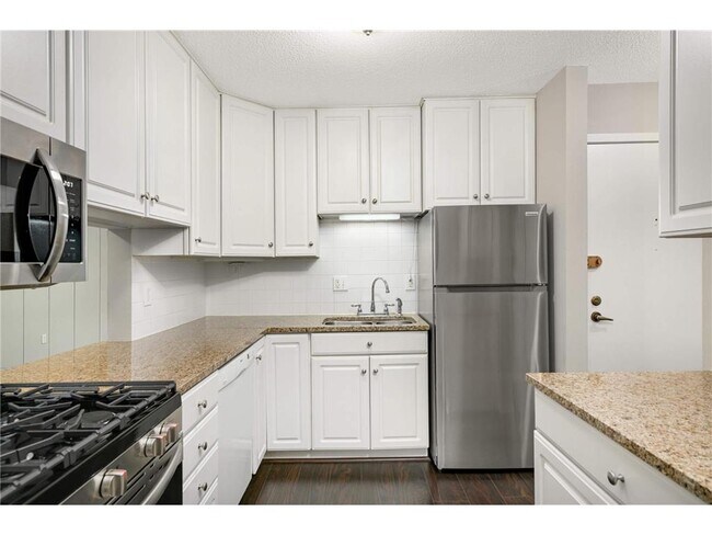 Building Photo - 7500 Cahill Rd