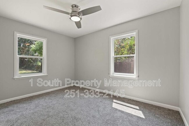 Building Photo - 1725 Harbor Dr E