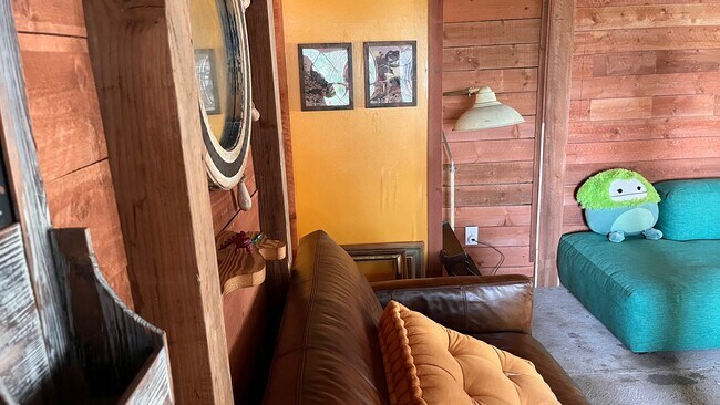 Building Photo - 1472 Silverwood Dr