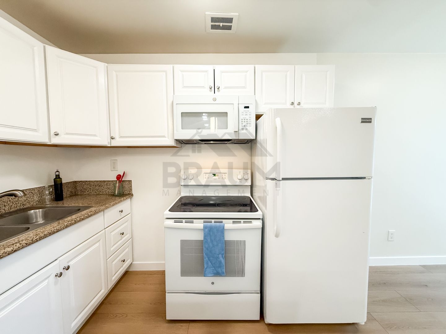 Building Photo - 5611 Fulcher Ave
