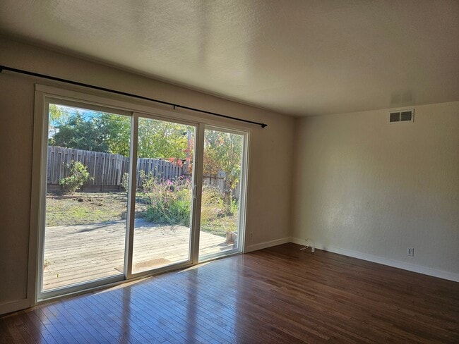 Building Photo - Beautifully updated 3-bedroom, 2-bath single-story home in one of El Sobrante’s most desirable ne...