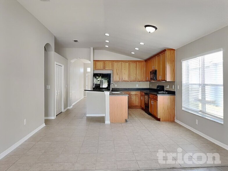 Building Photo - 9588 Southern Charm Cir