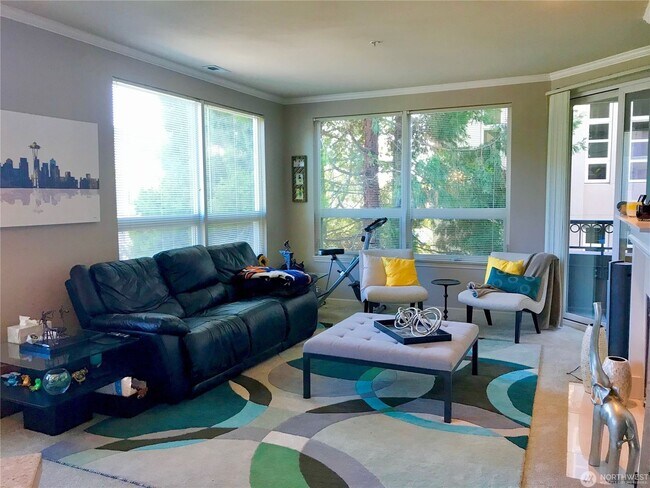 Building Photo - 2bd/2ba Kirkland Condo