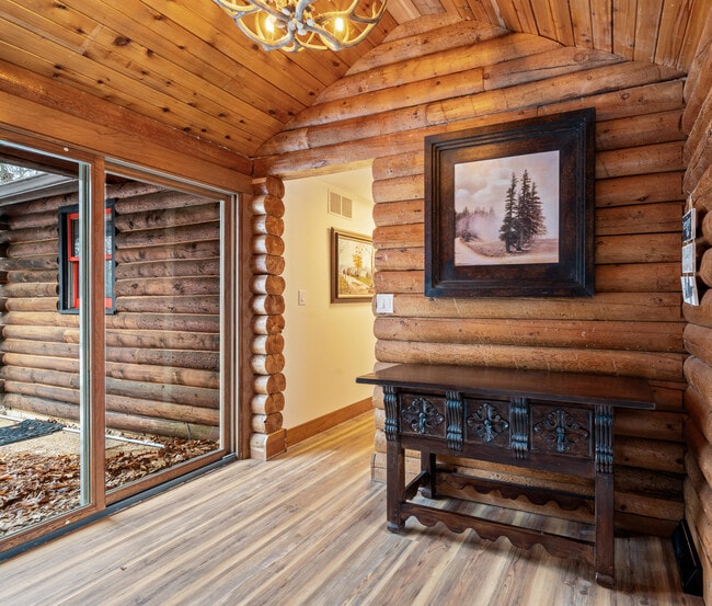 Building Photo - N1508 Wildwood Rd