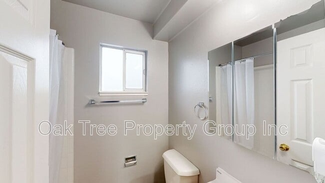 Building Photo - 625 F St