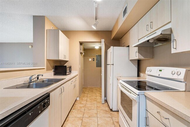 Building Photo - 11133 SW 8th St