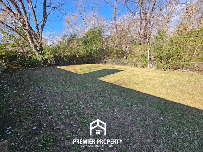 Building Photo - 6386 Midsummer Way