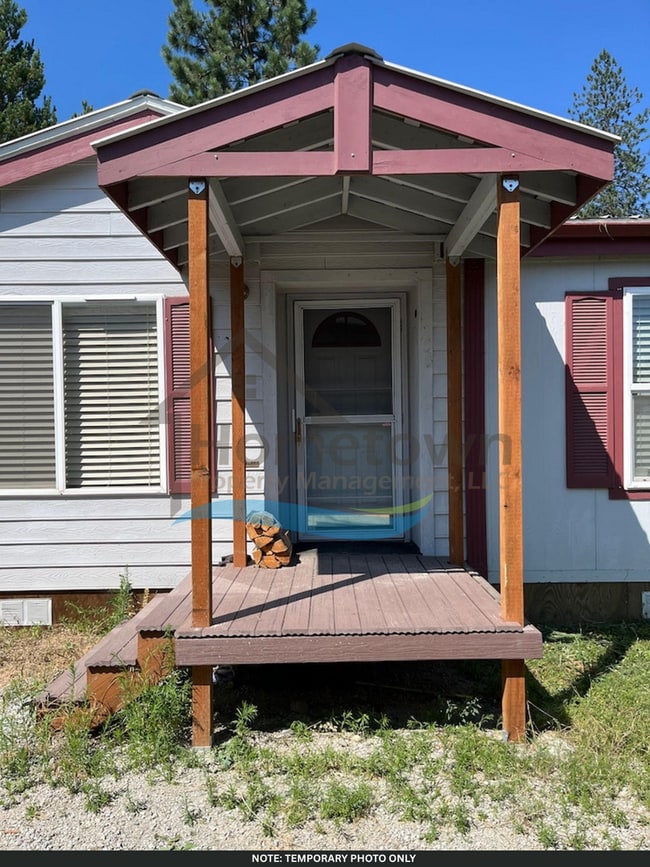 Building Photo - Cozy 2-Bed, 2-Bath Home with Off-Street Pa...