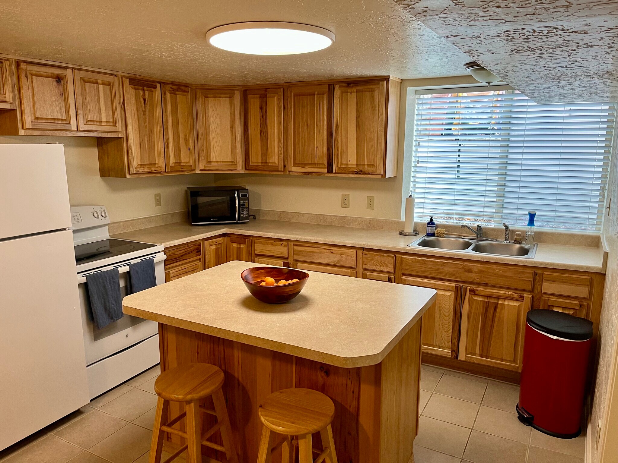 Building Photo - 4676 S Ridgeline Dr