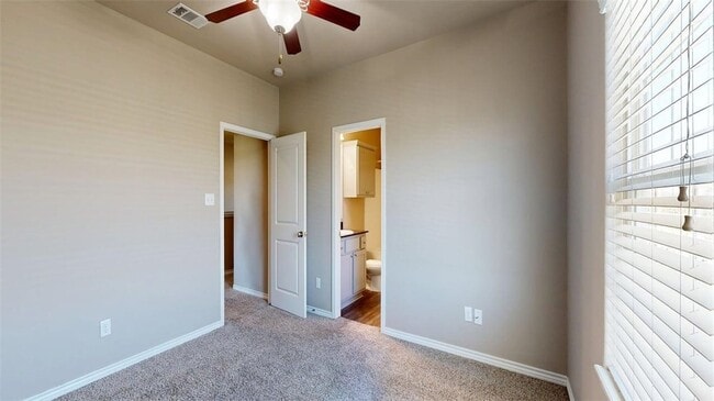 Building Photo - 3519 Summerway Dr