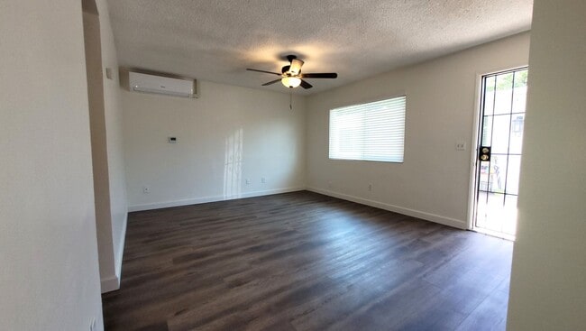 Building Photo - EL CAJON DUPLEX UNIT AVAILABLE NOW