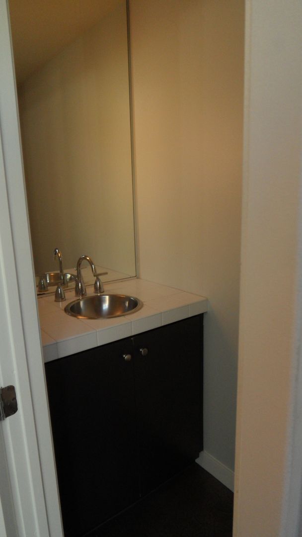 Building Photo - Office Space Living 2 BR 2.5 BA Attached 2 Car Garage