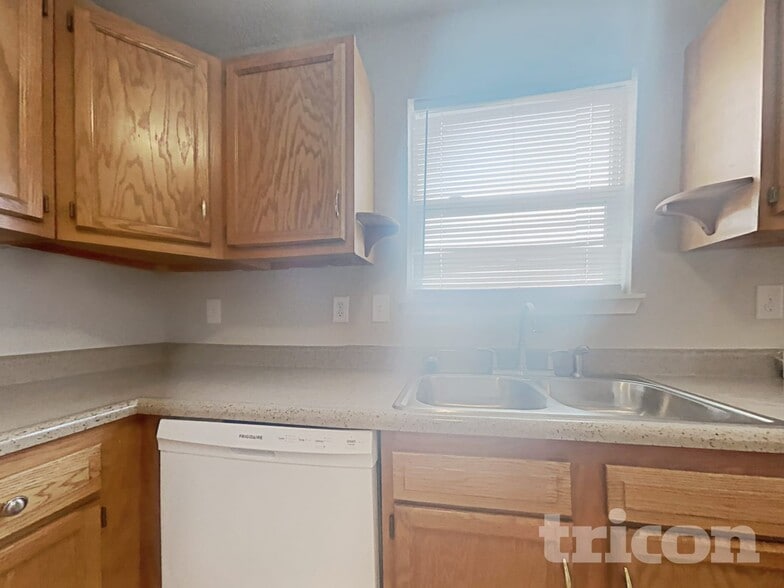 Building Photo - 8309 Brambleberry Dr