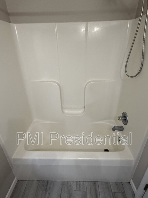 Building Photo - 1218 Ryanwood Ct