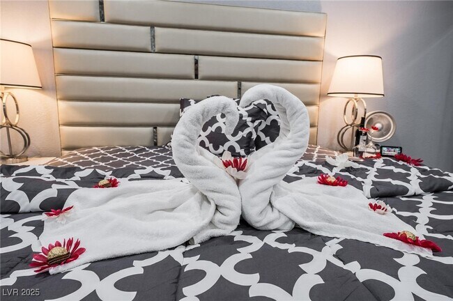 Building Photo - 7439 Trudy Ln