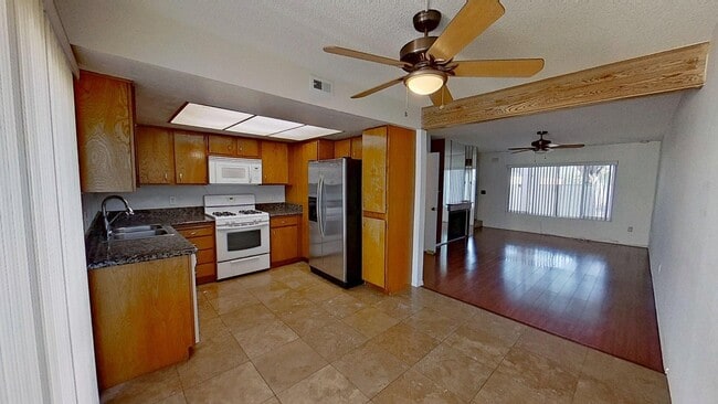 Building Photo - 4670 Ranchview Cir