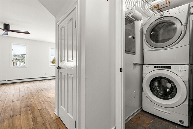 Building Photo - 5 I St