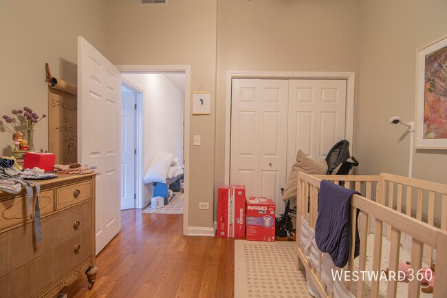 Building Photo - 1301 W Washington-401
