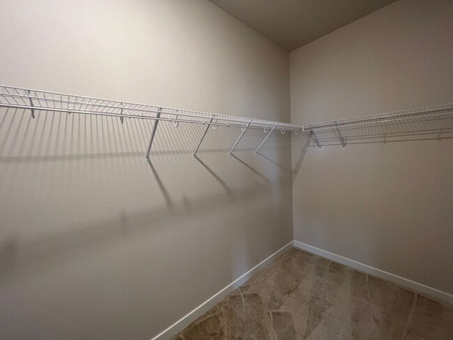 Building Photo - SHOWING 6/7 or SOONER with Advance Appoint...