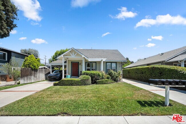 Building Photo - 2231 Laverna Ave
