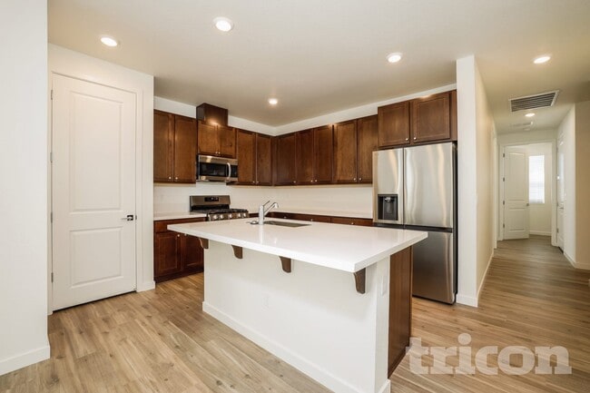 Building Photo - 2454 Snowbrush Ct