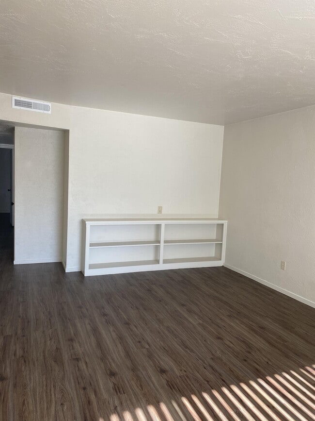 Building Photo - 3016 Delta Ave