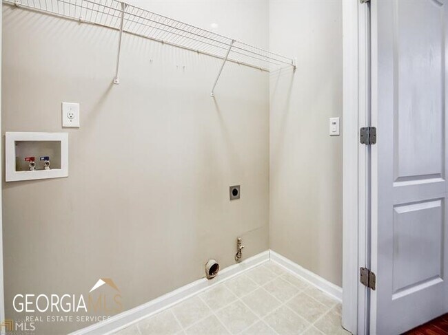 Building Photo - 54 Medallion Park