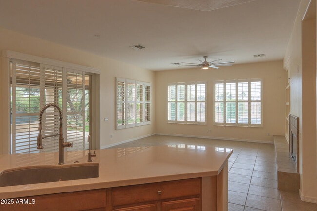 Building Photo - 13417 W La Vina Dr