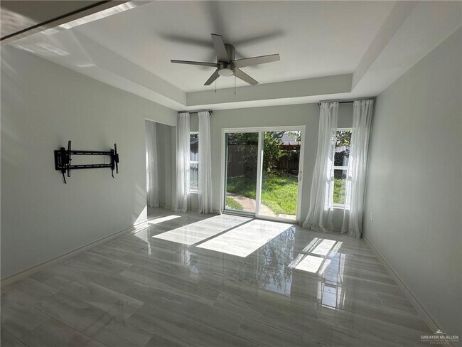 Building Photo - 23 N St