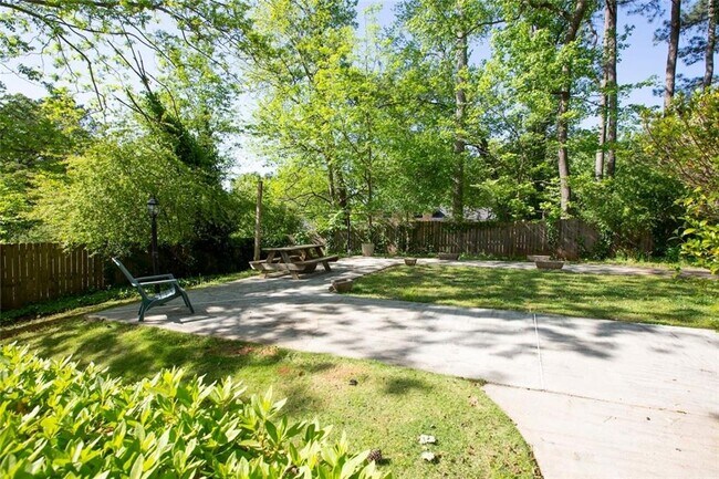 Building Photo - 4035 Brookcrest Cir