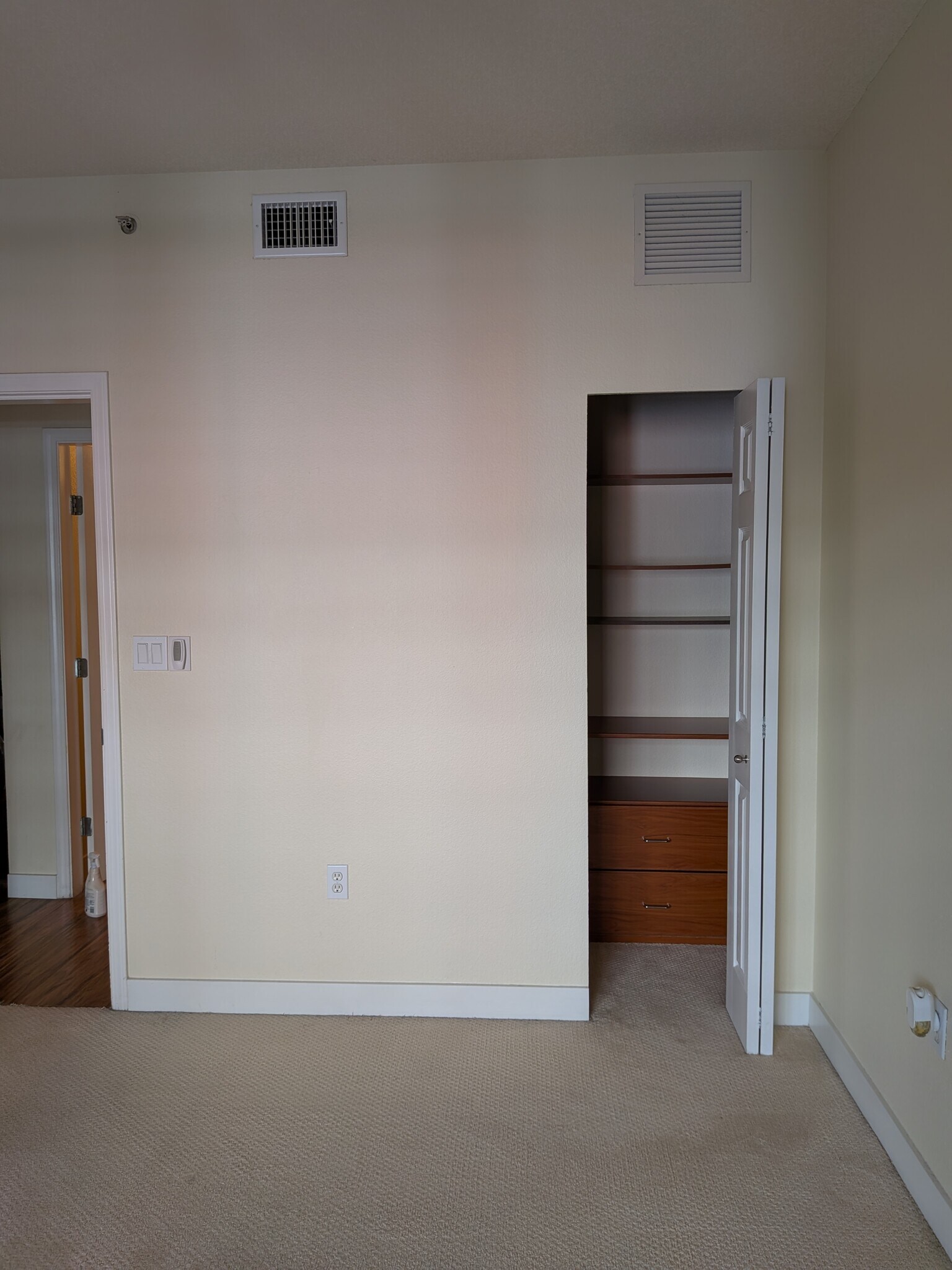 Building Photo - 1240 India St