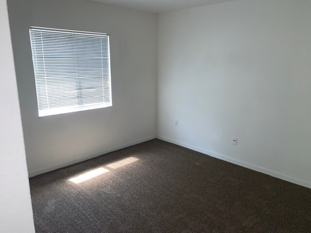 Building Photo - 12932 Fieldmoor Ct