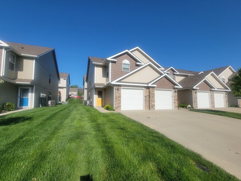 The Pointe at Raymore - 218 N Washington St