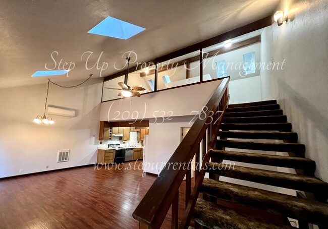 Building Photo - Cozy All Electric, 2 Bedroom, 2 Full Bathr...