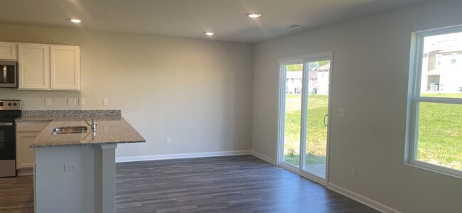 Building Photo - 430 Winsley Dr