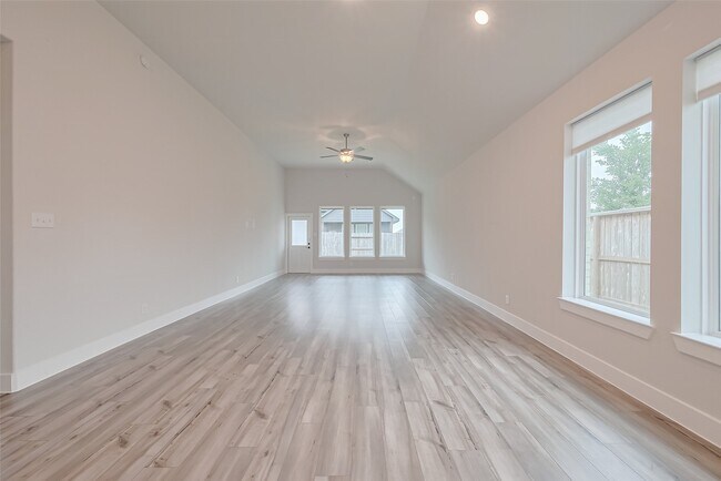 Building Photo - 200 Catalina Cove Dr