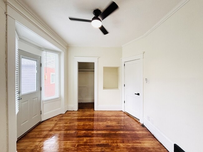 Building Photo - 867 Browning Ave
