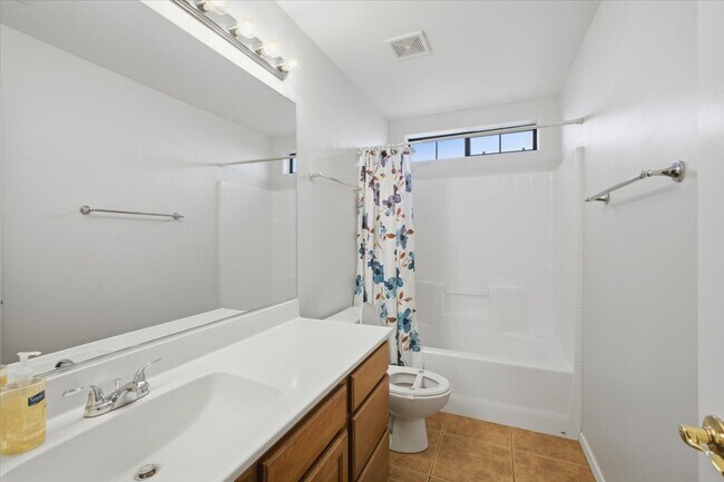 Building Photo - 2330 W Gambel's Ridge Dr
