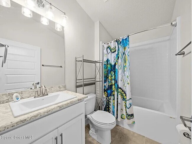 Building Photo - 695 Lantana St