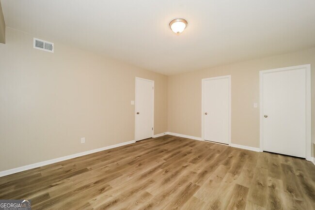 Building Photo - 2920 Sandstone Trail