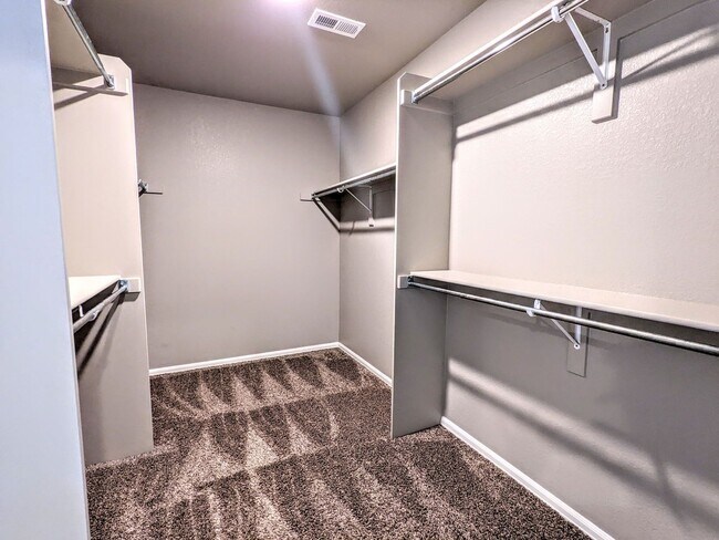 Building Photo - 6152 Gannet Dr