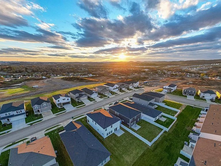 Building Photo - 4718 Oak Point Dr