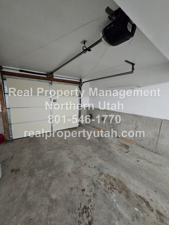 Building Photo - 5035 S 4275 W