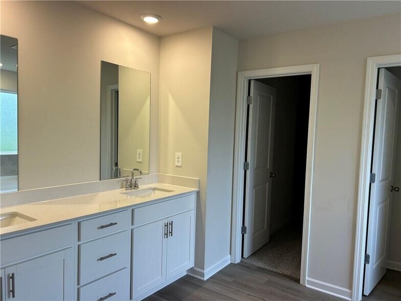 Building Photo - 6907 Winchester Pl