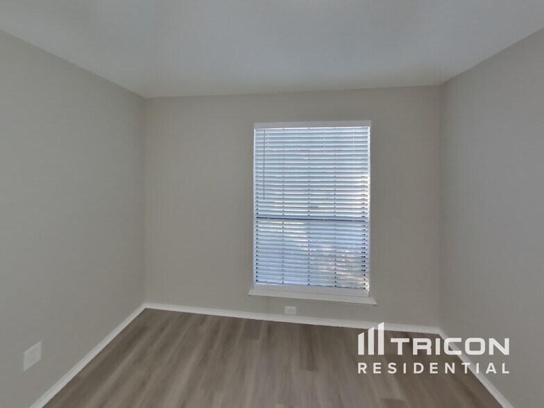 Building Photo - 1624 Bent Brook Dr