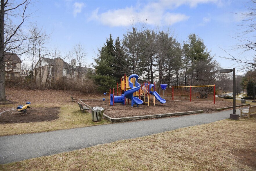 Building Photo - 10703 Hampton Mill Ter