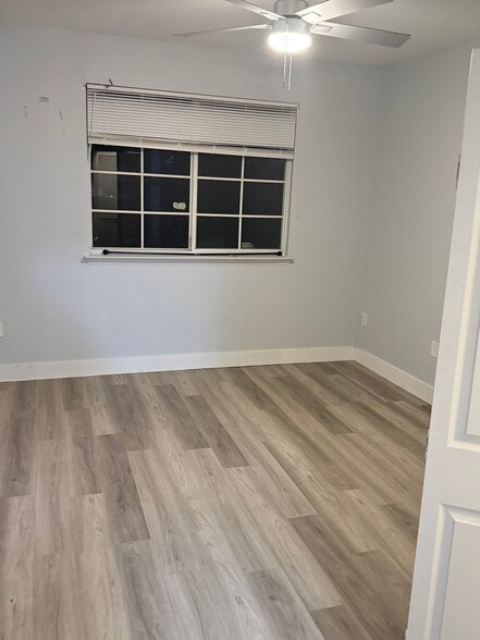 Building Photo - 9905 Baywinds Blvd