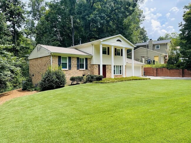 Building Photo - 2706 Eaton Pl
